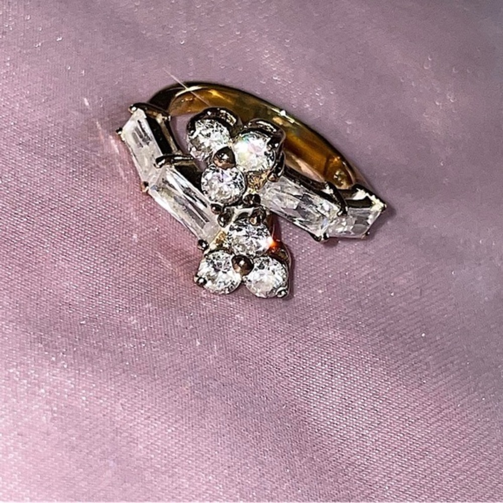 Fifth Avenue Collection- Y2K 💍 Ring, Cubic Zirconia/Gold Tone